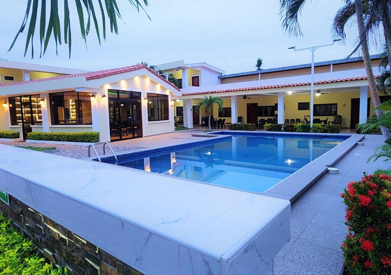 San Luis Hotel Y Restaurante Maria Ofelia מראה חיצוני תמונה